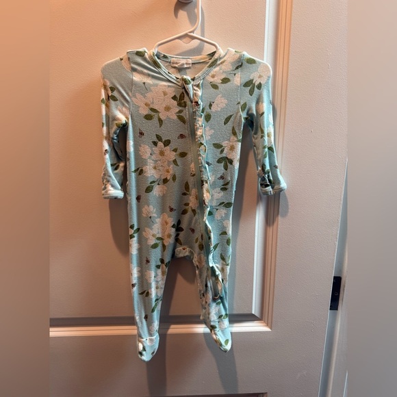 Angel Dear Magnolia Blue Ruffle Footed Onesie 3-6 - Picture 3 of 4